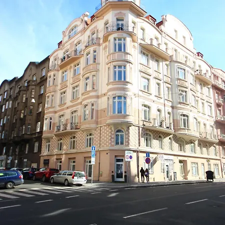 Quiet Apartment In The City Center With Own Terrace Prague Exterior photo