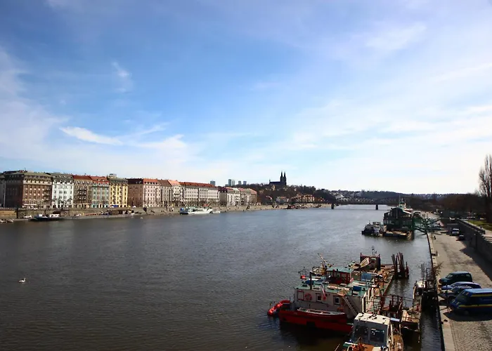 Quiet Apartment In The City Center With Own Terrace
