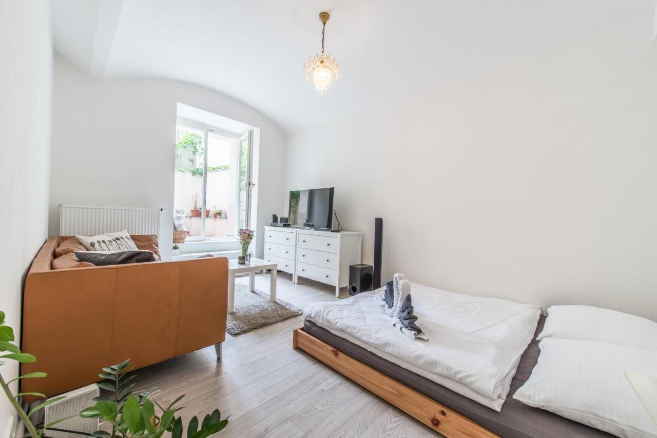 Quiet In The Center With Own Terrace Apartament *